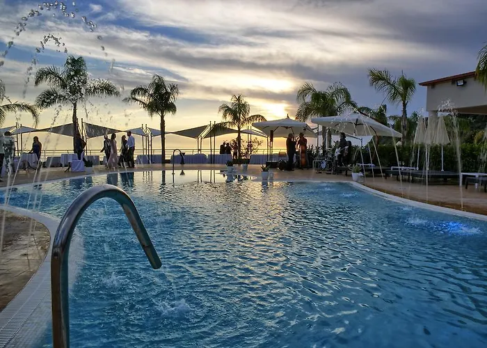 Blue Bay Курортный комплекс 4*