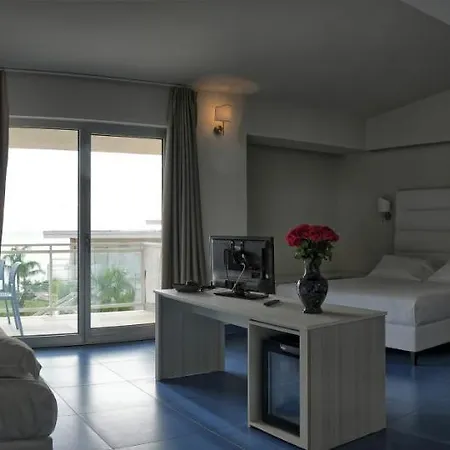 Blue Bay Курортный комплекс Капо-Ватикано