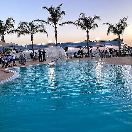 منتجع Blue Bay 4*