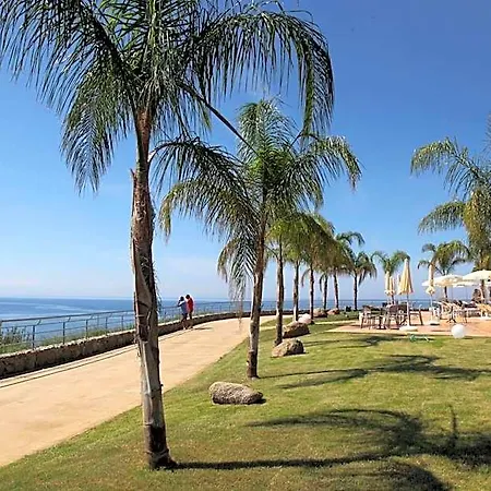 Blue Bay منتجع