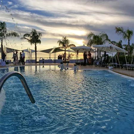 Blue Bay منتجع 4*