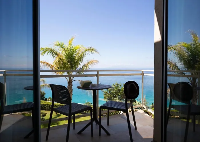 אתר נופש Blue Bay 4*