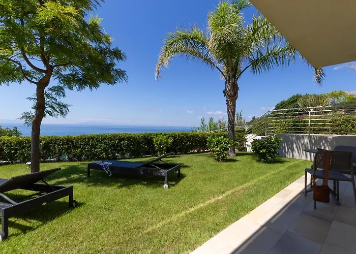 אתר נופש Blue Bay 4*